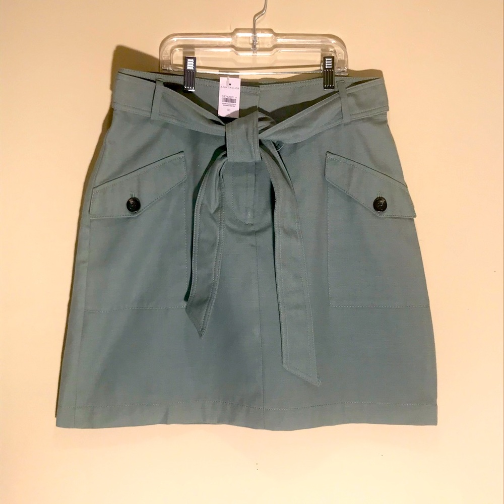 Ann Taylor dusty green skirt, Size 10, 21 inches waist to hem. AG